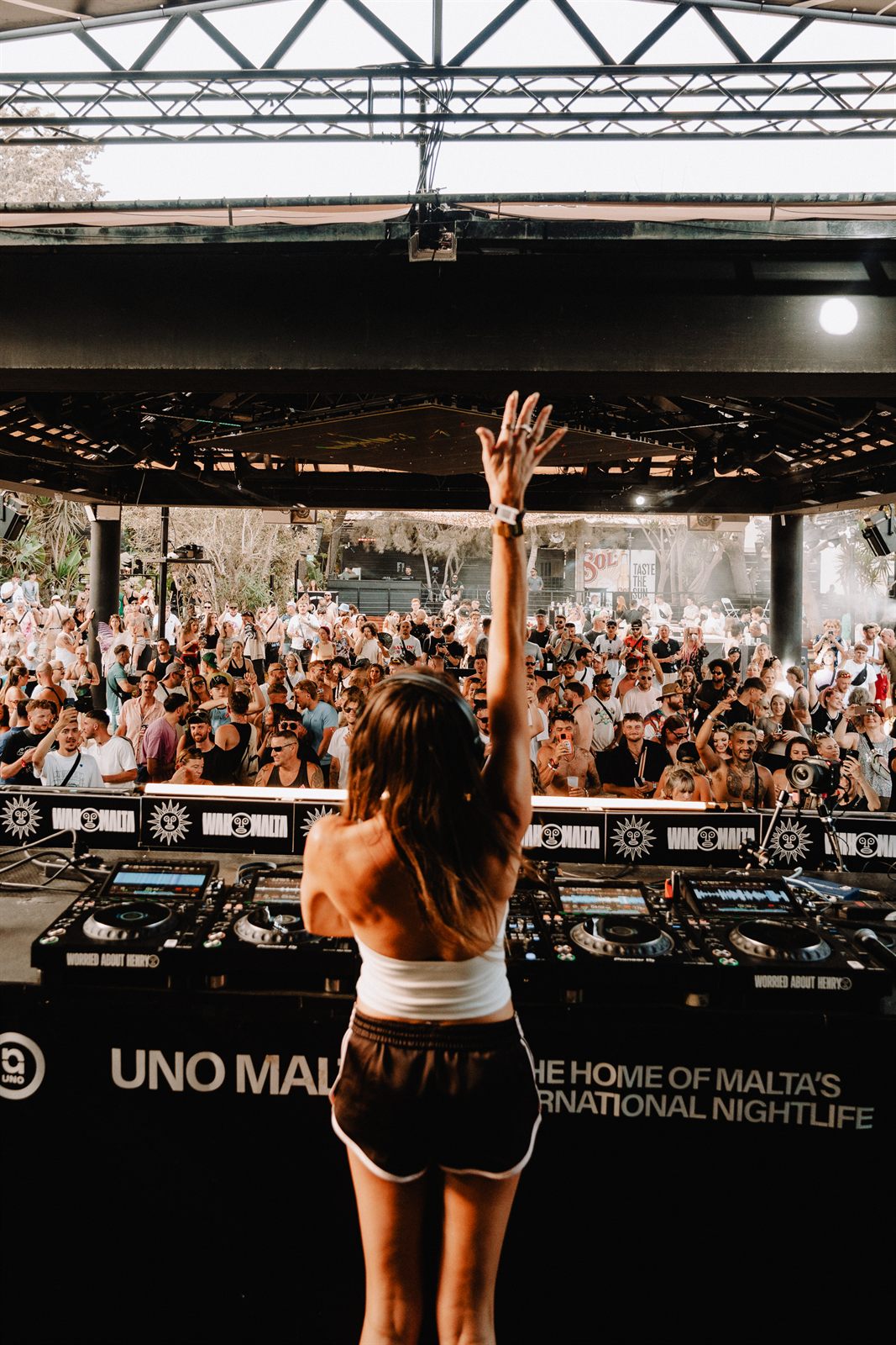 UNO Daytime Main Stage & Palms